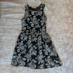 Black/Grey/Beige floral dress. Size XS.
